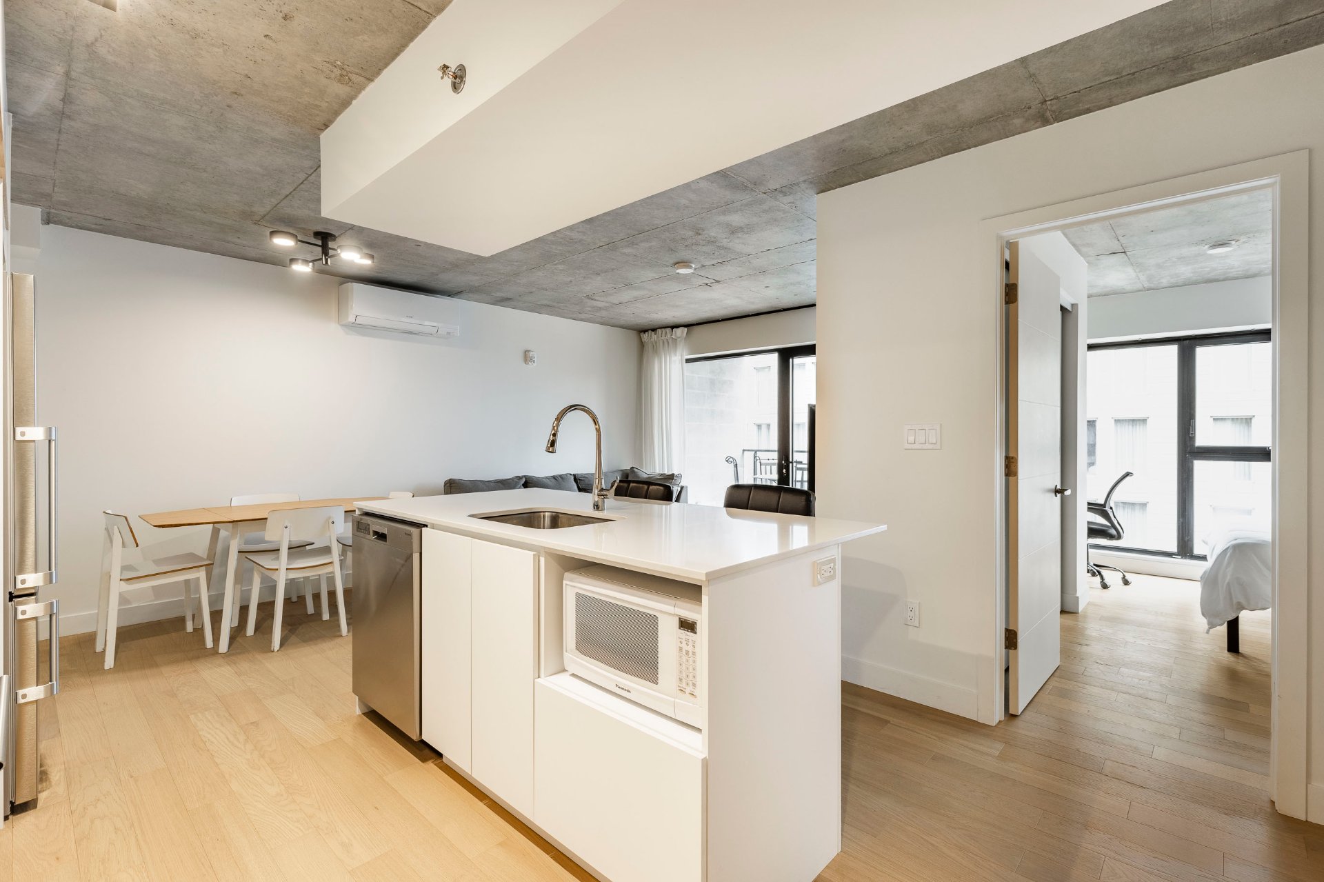 1 Av. Viger O. #412  Montréal (Ville-Marie) (Montréal)