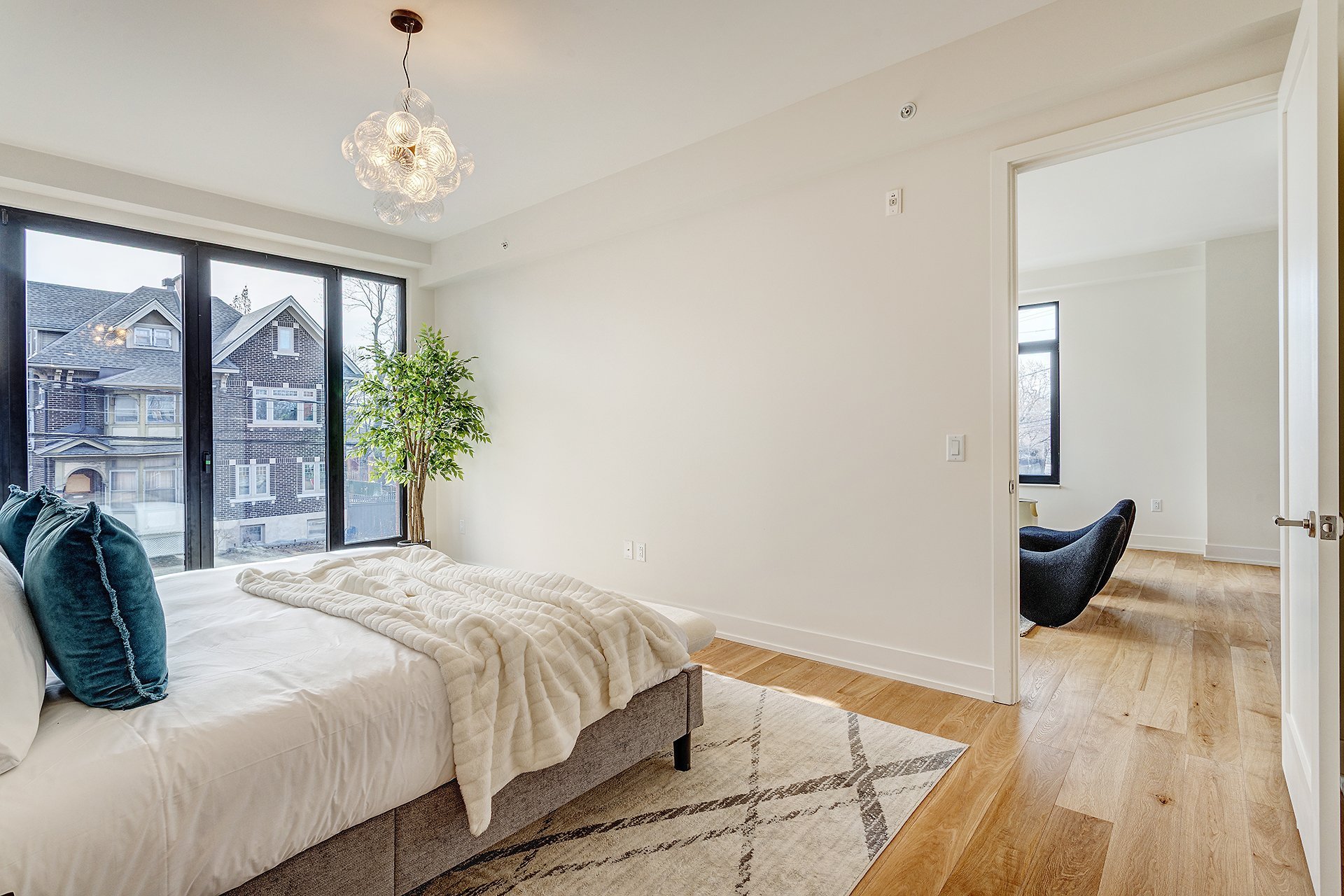 Montréal  - Appartement 9 Pi&egrave;ces 2 Chambres - picture 2