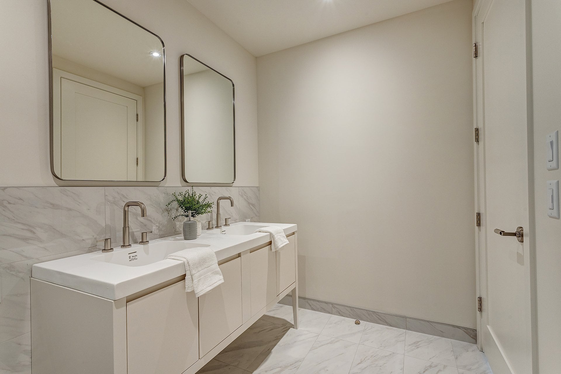 Montréal  - Appartement 9 Pi&egrave;ces 2 Chambres - picture 6