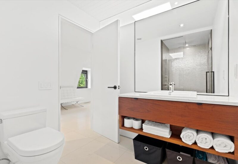 6 Av. St-Joachim  Pointe-Claire (Montréal)