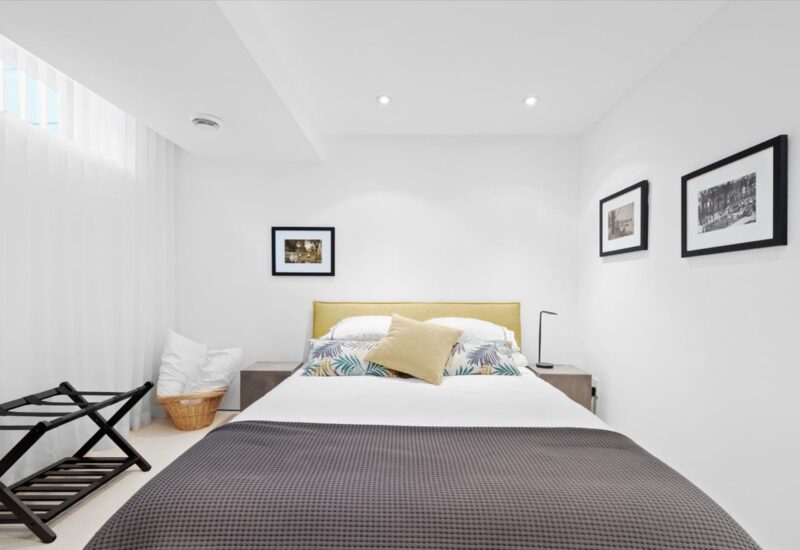 6 Av. St-Joachim  Pointe-Claire (Montréal)