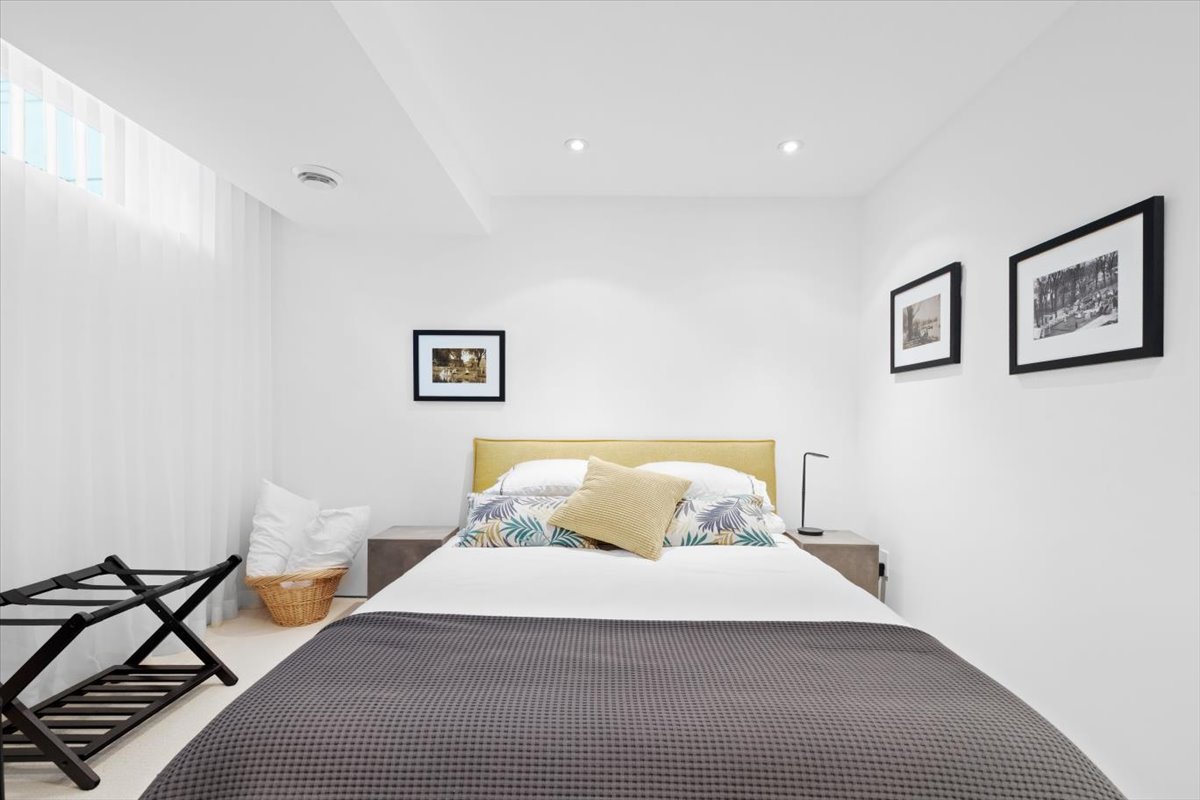 6 Av. St-Joachim  Pointe-Claire (Montréal)