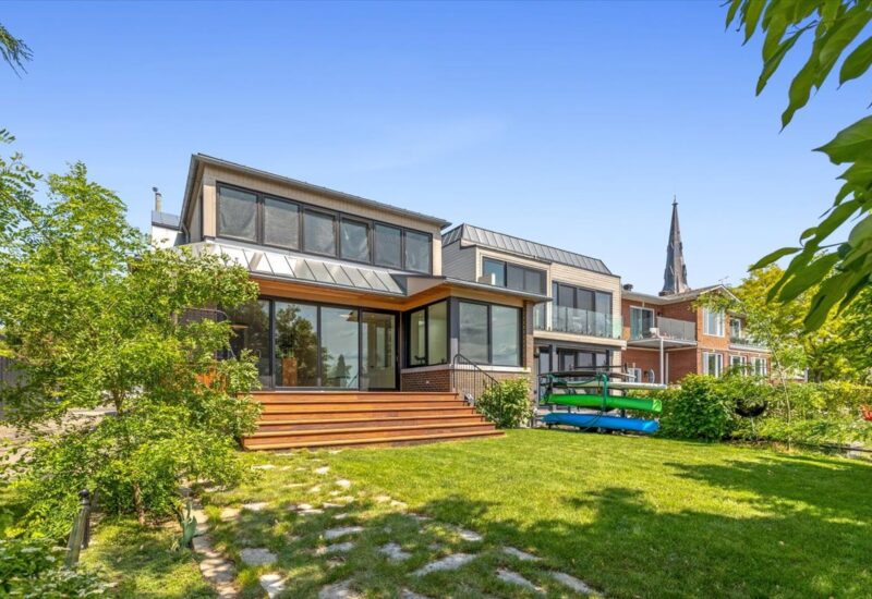 6 Av. St-Joachim  Pointe-Claire (Montréal)