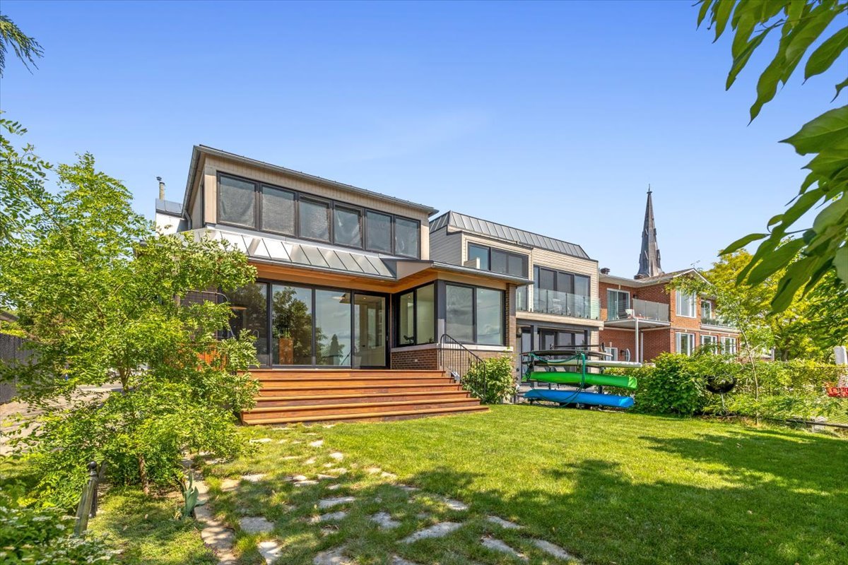 6 Av. St-Joachim  Pointe-Claire (Montréal)