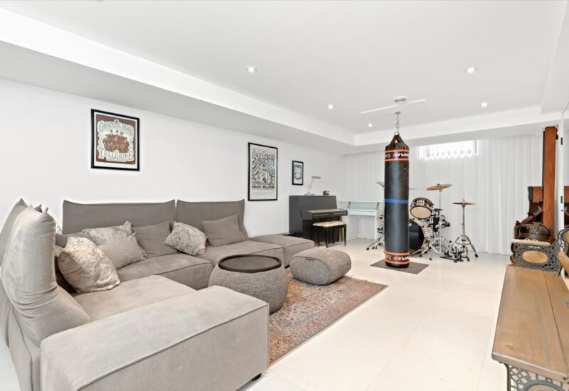 6 Av. St-Joachim  Pointe-Claire (Montréal)