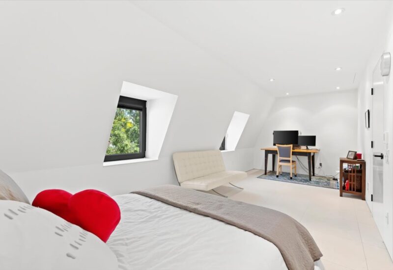 6 Av. St-Joachim  Pointe-Claire (Montréal)