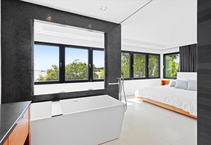 6 Av. St-Joachim  Pointe-Claire (Montréal)