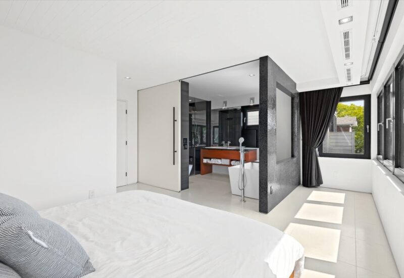 6 Av. St-Joachim  Pointe-Claire (Montréal)