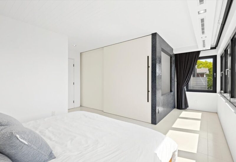 6 Av. St-Joachim  Pointe-Claire (Montréal)