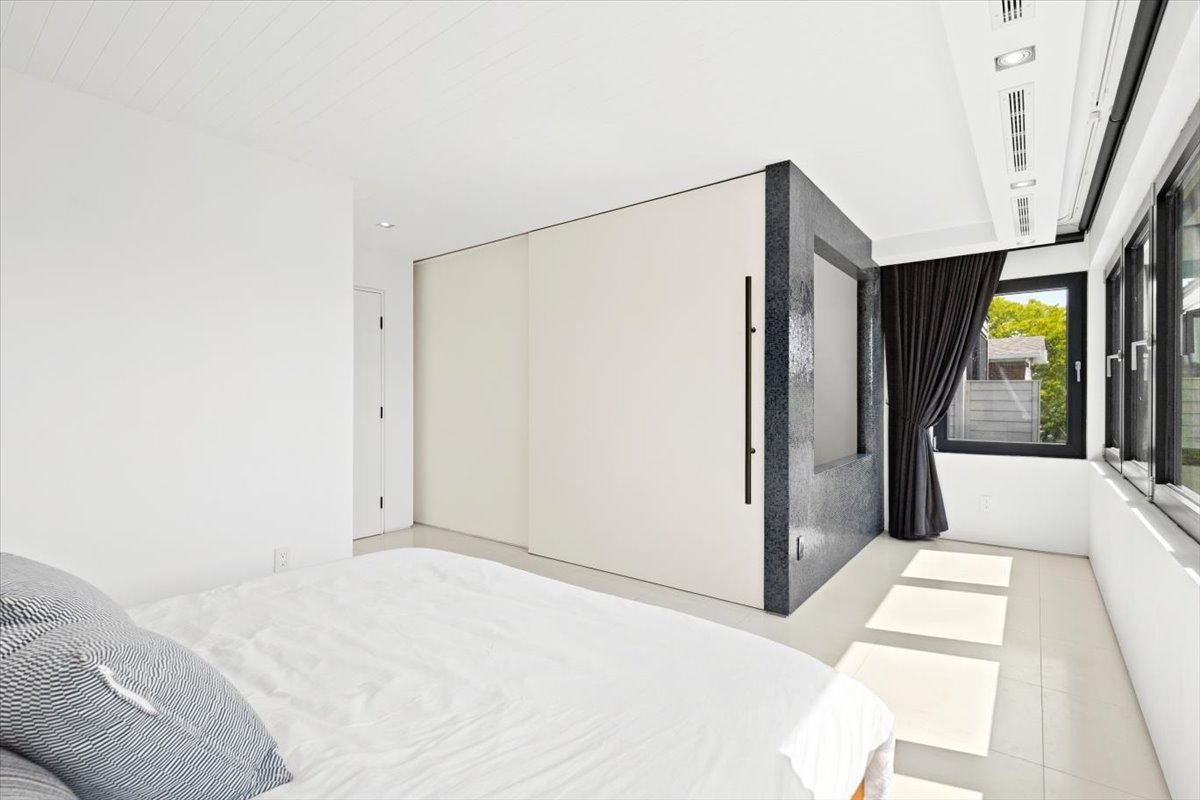 6 Av. St-Joachim  Pointe-Claire (Montréal)