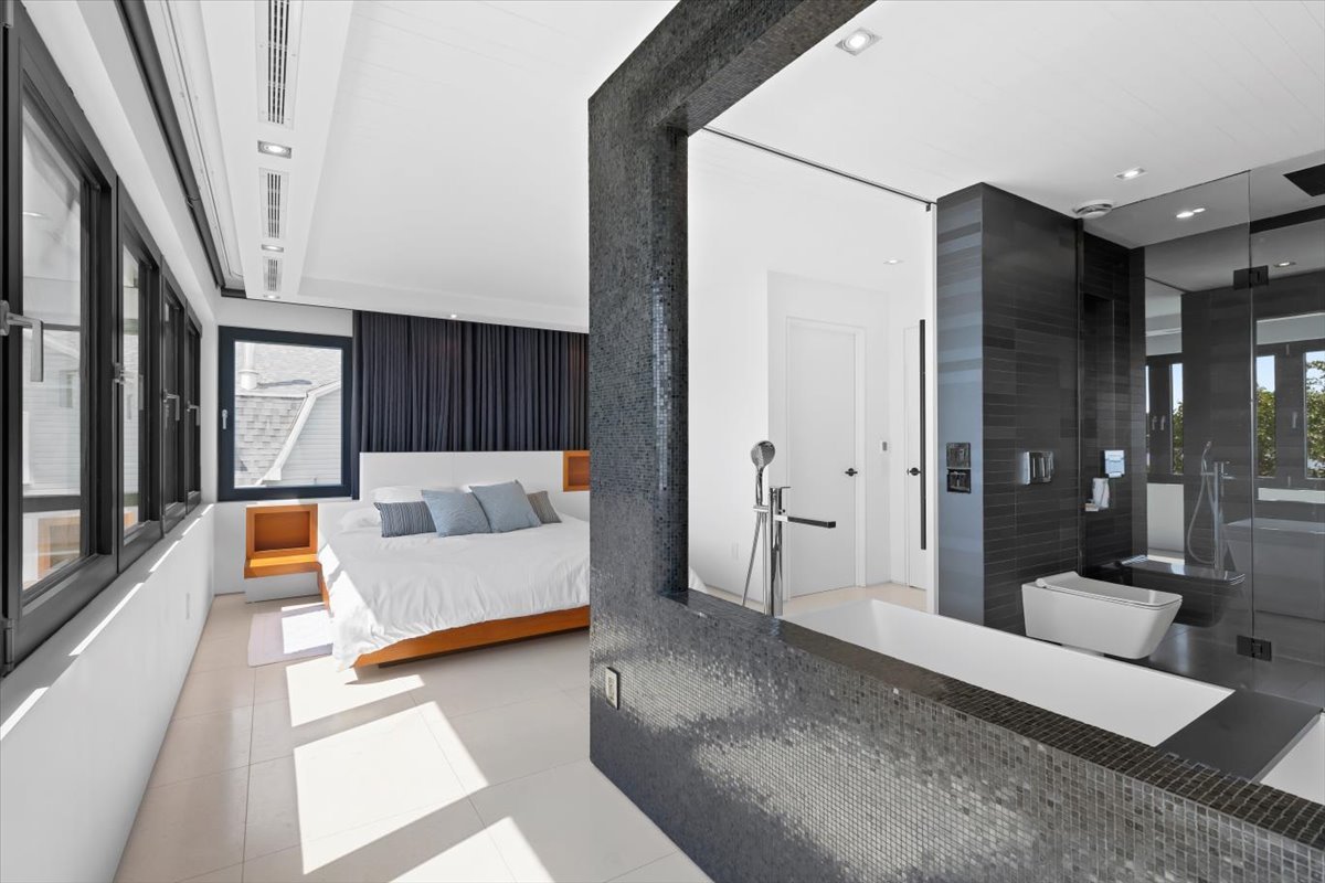 6 Av. St-Joachim  Pointe-Claire (Montréal)