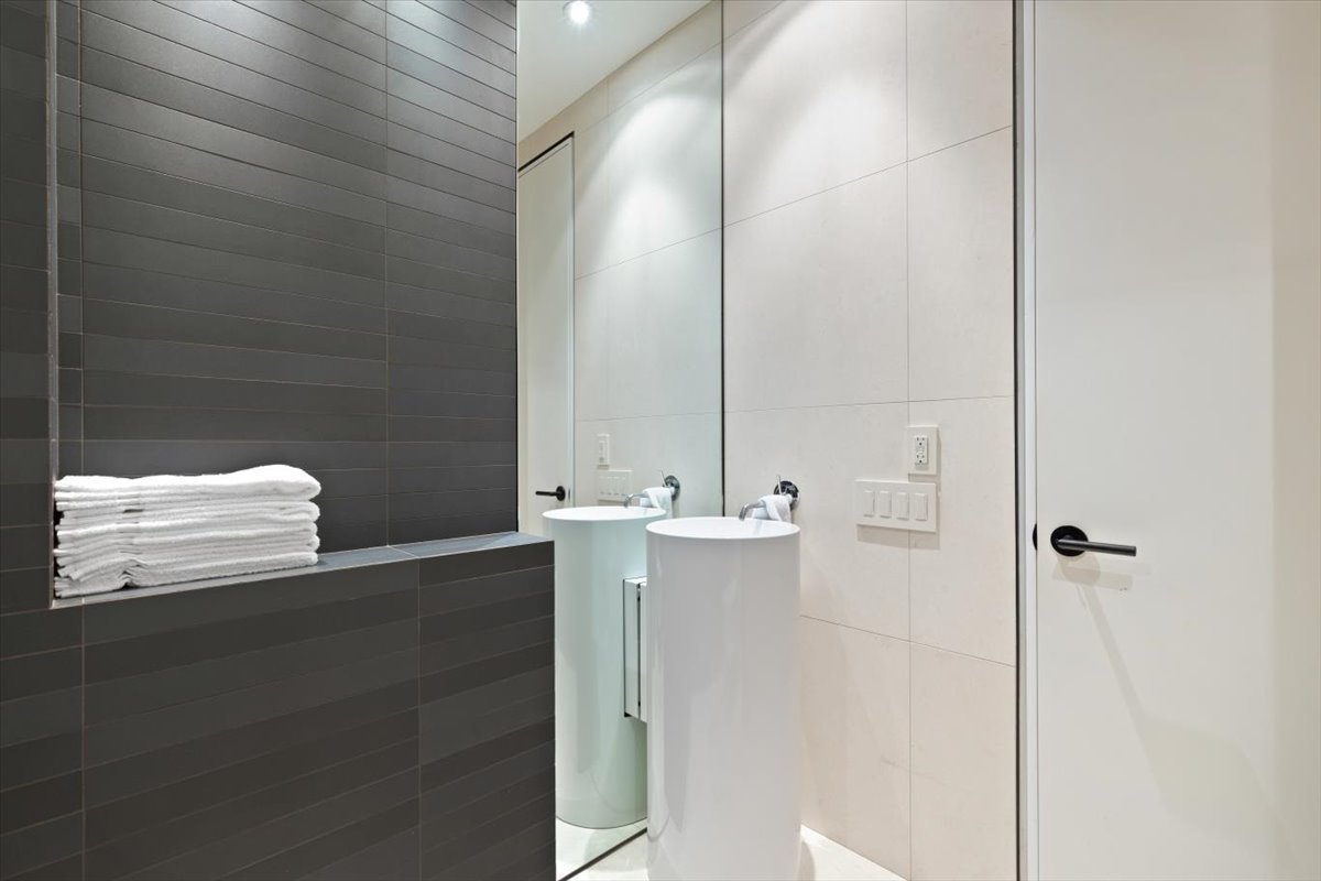 6 Av. St-Joachim  Pointe-Claire (Montréal)