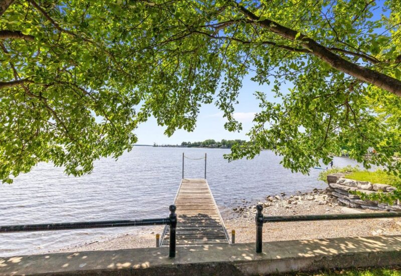 6 Av. St-Joachim  Pointe-Claire (Montréal)