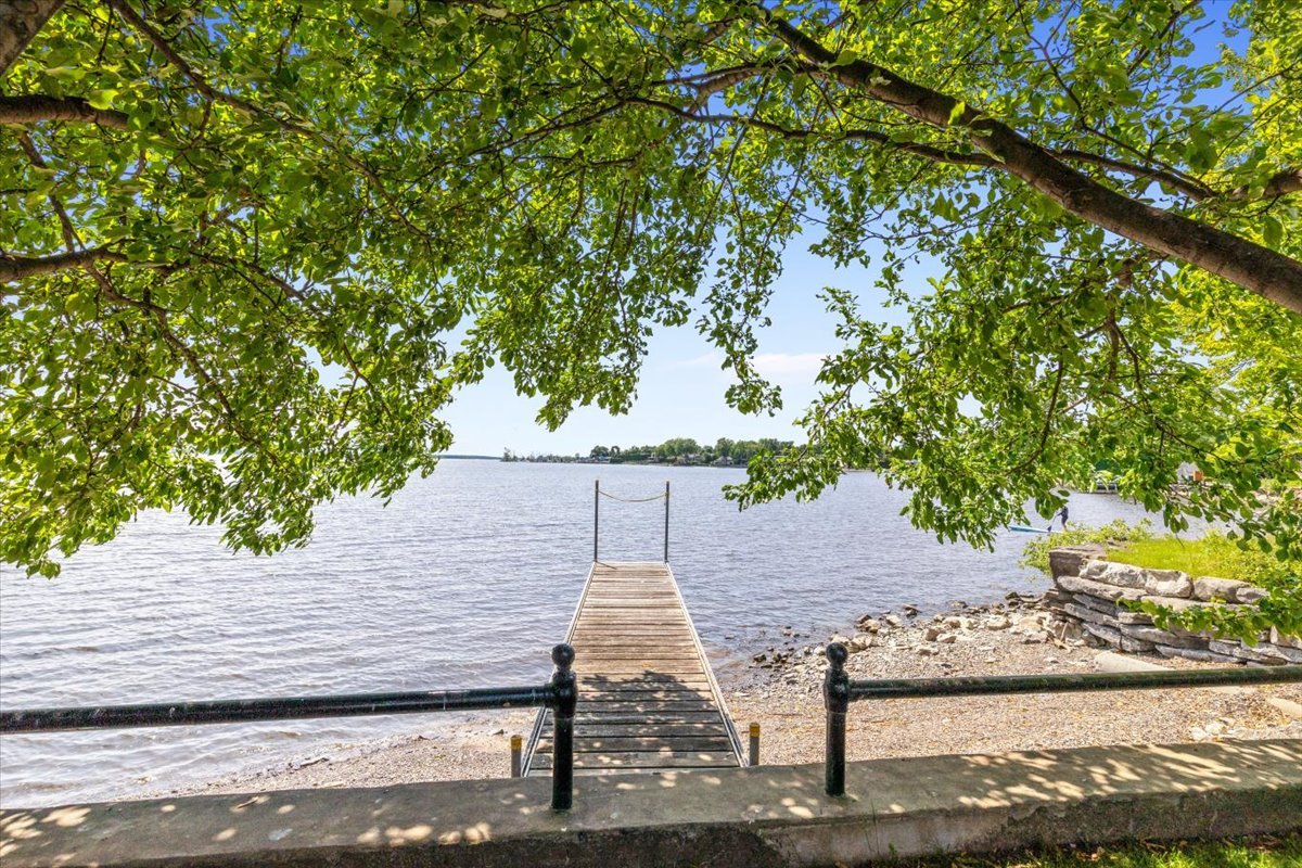 6 Av. St-Joachim  Pointe-Claire (Montréal)