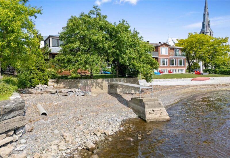 6 Av. St-Joachim  Pointe-Claire (Montréal)