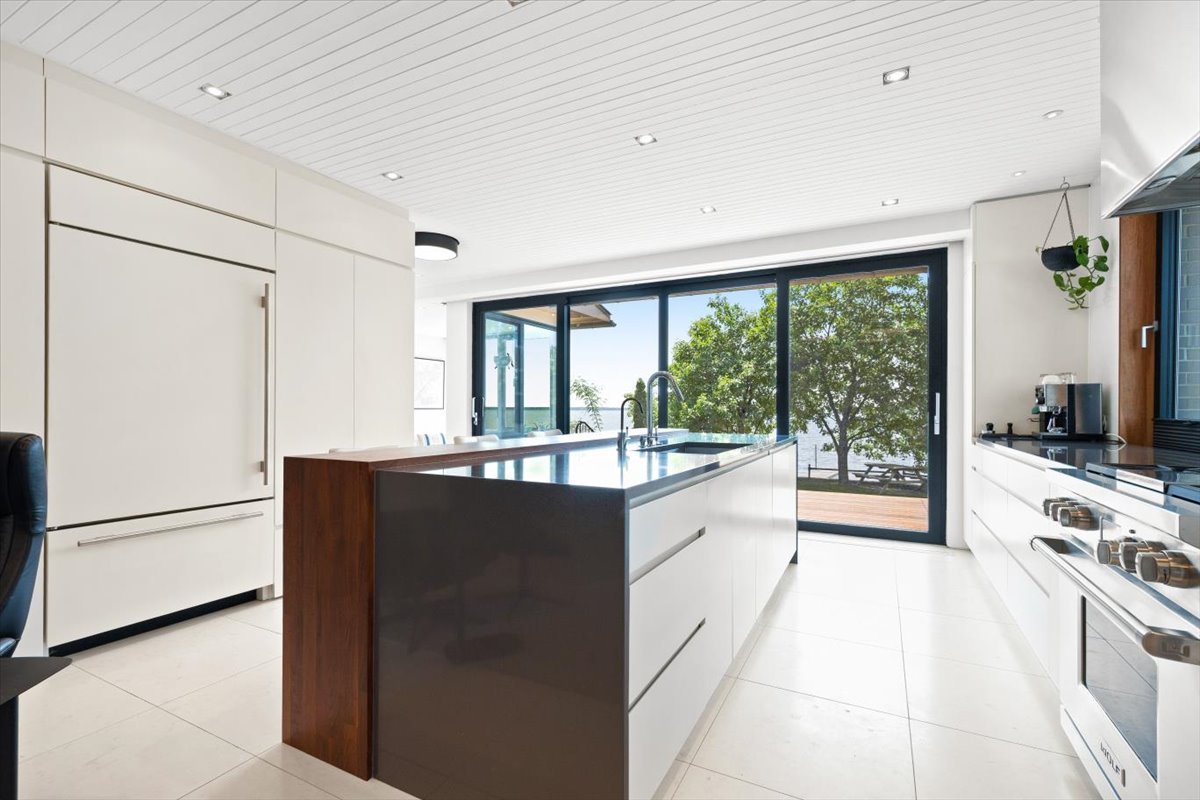 6 Av. St-Joachim  Pointe-Claire (Montréal)