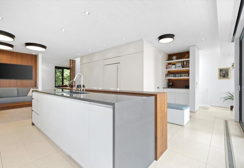 6 Av. St-Joachim  Pointe-Claire (Montréal)