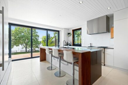 6 Av. St-Joachim  Pointe-Claire (Montréal)