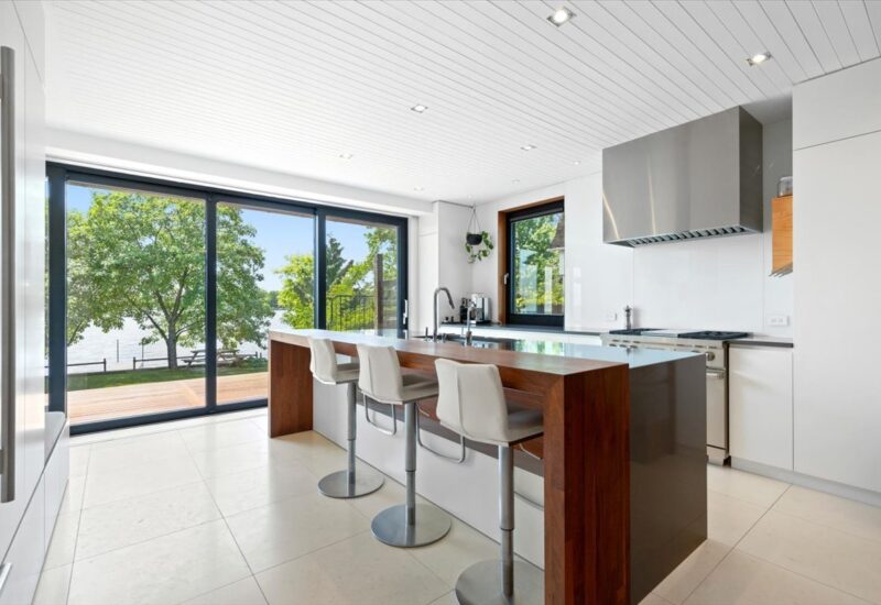 6 Av. St-Joachim  Pointe-Claire (Montréal)