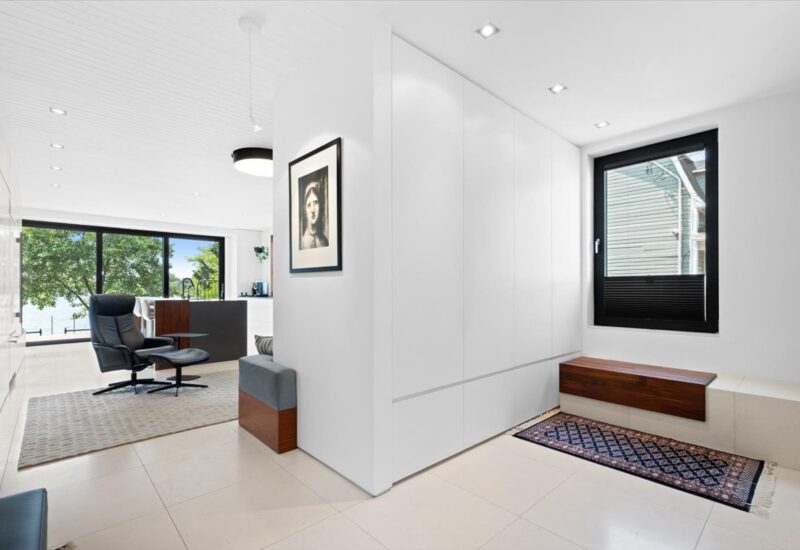 6 Av. St-Joachim  Pointe-Claire (Montréal)