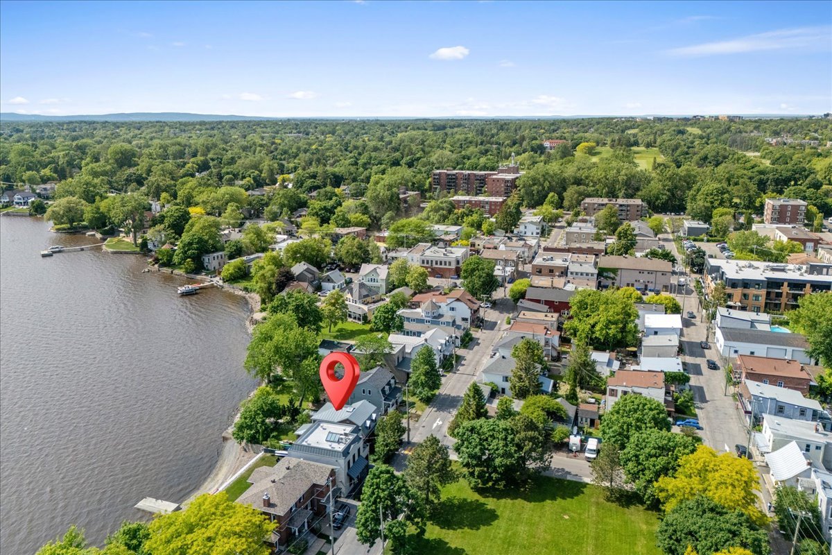 6 Av. St-Joachim  Pointe-Claire (Montréal)