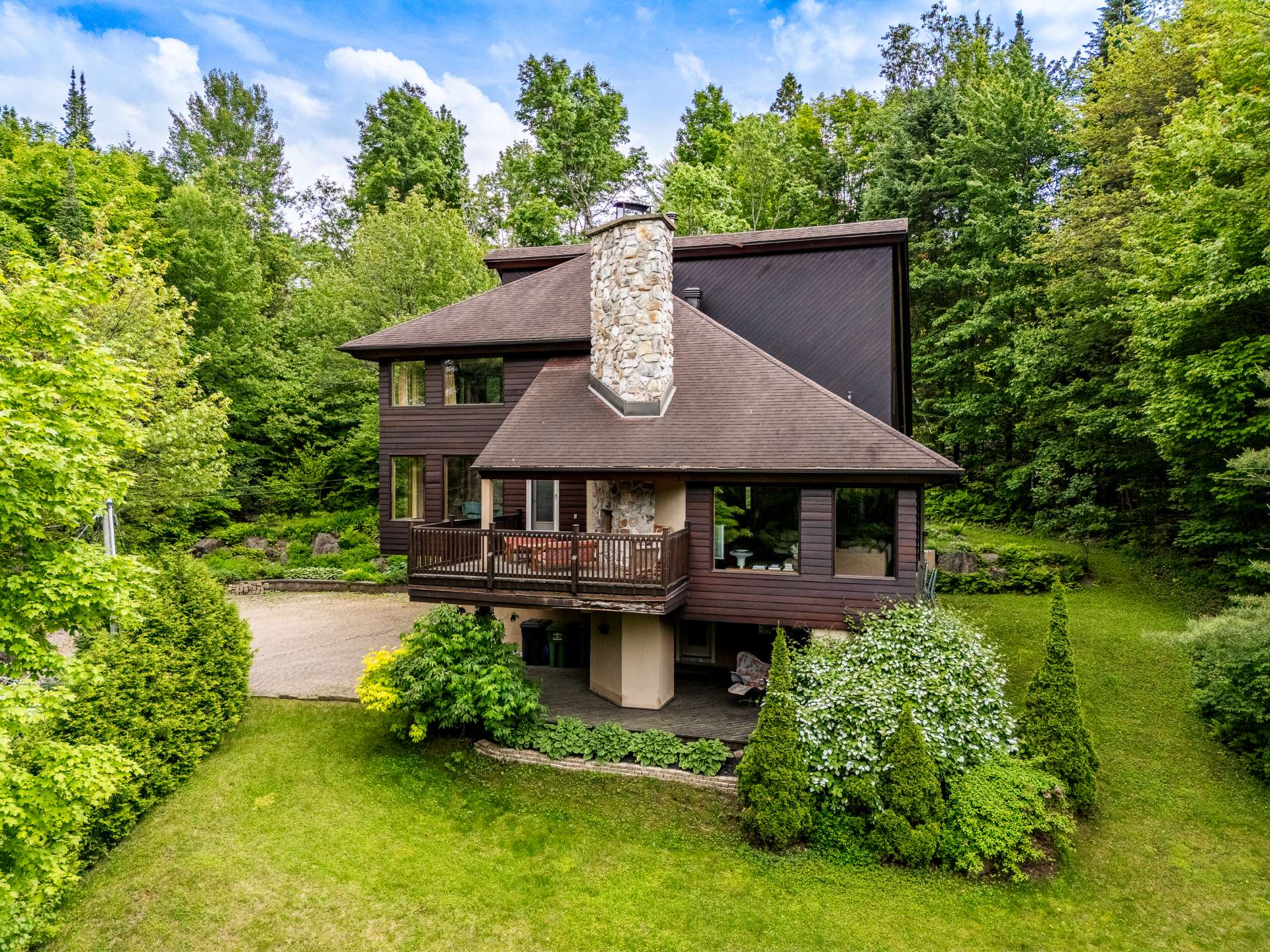 House Sainte-Anne-des-Lacs  -  ref 16289981 (picture 1)