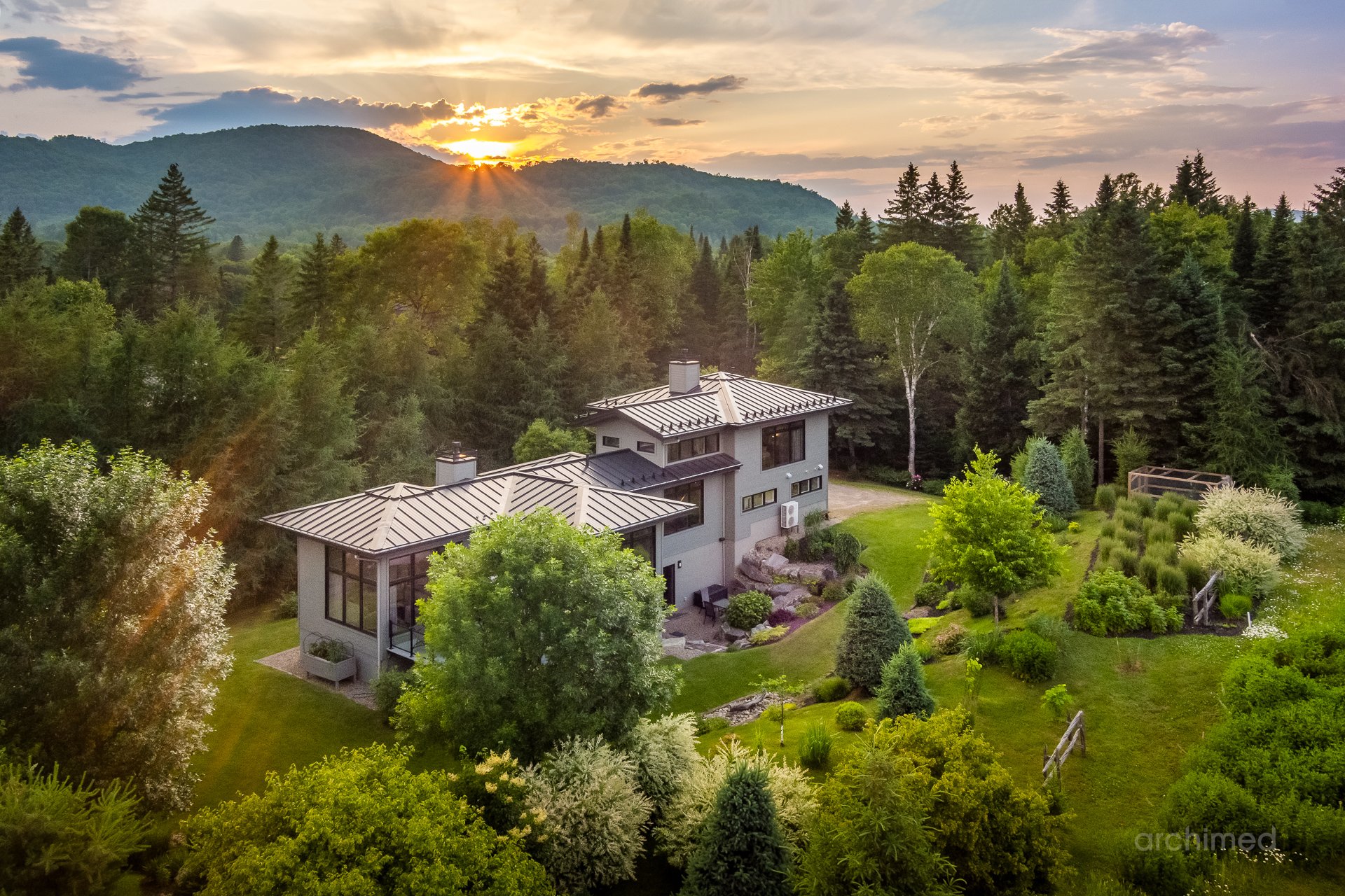 Casa Mont-Tremblant  -  ref 24266654 (picture 1)