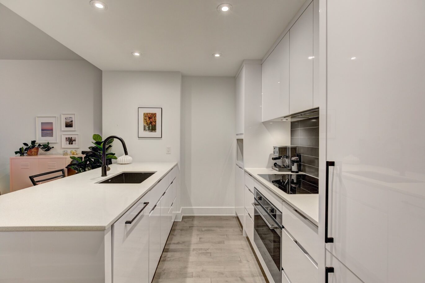 38 Rue du Square-Sir-George-Étienne-Cartier #515  Montréal (Le Sud-Ouest) (Montréal)