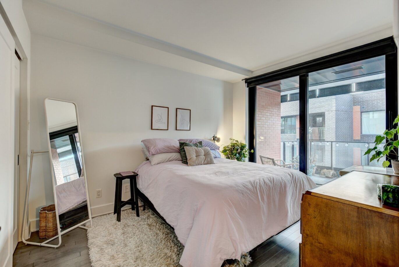 38 Rue du Square-Sir-George-Étienne-Cartier #515  Montréal (Le Sud-Ouest) (Montréal)