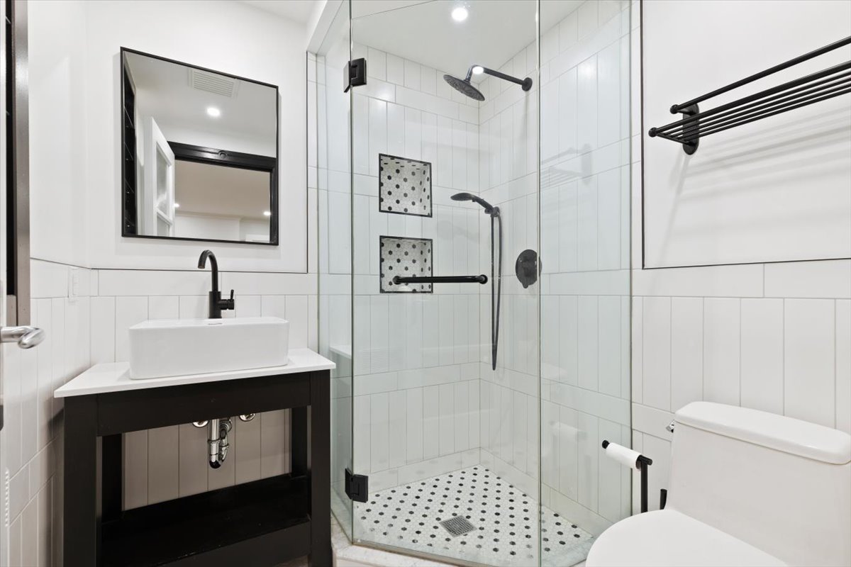 Montréal  - House 7 Bedrooms - picture 18