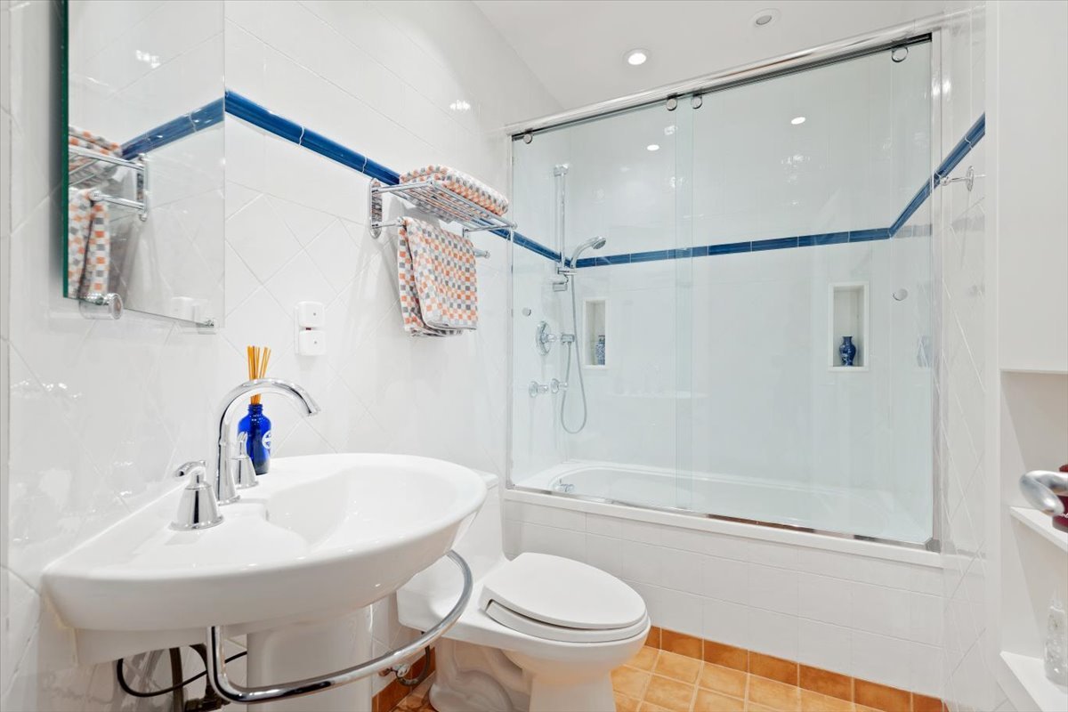 Montréal  - House 7 Bedrooms - picture 16