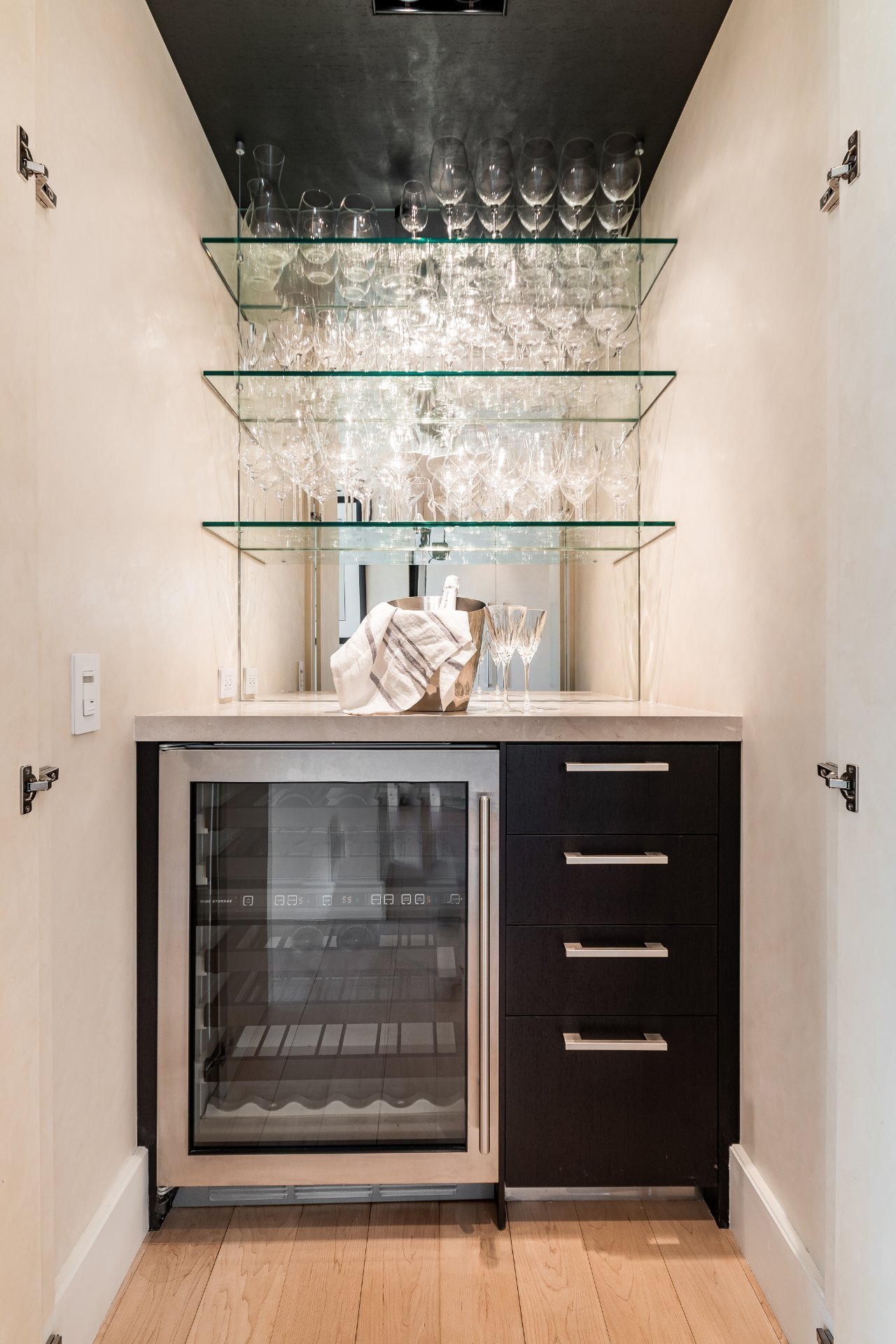 Montréal  - House 5 Bedrooms - picture 10