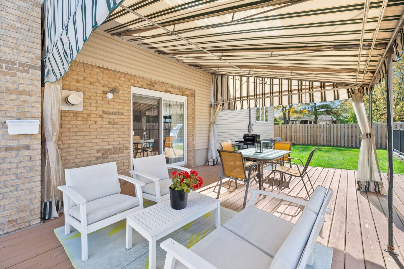 380 Rue Drapeau  Laval (Sainte-Rose) (Laval)