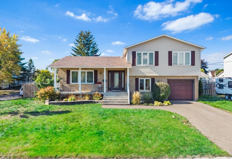 380 Rue Drapeau  Laval (Sainte-Rose) (Laval)