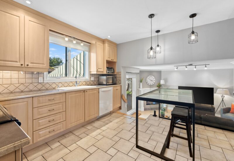 380 Rue Drapeau  Laval (Sainte-Rose) (Laval)