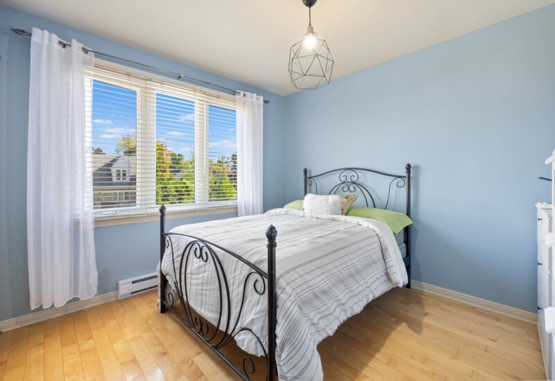 380 Rue Drapeau  Laval (Sainte-Rose) (Laval)