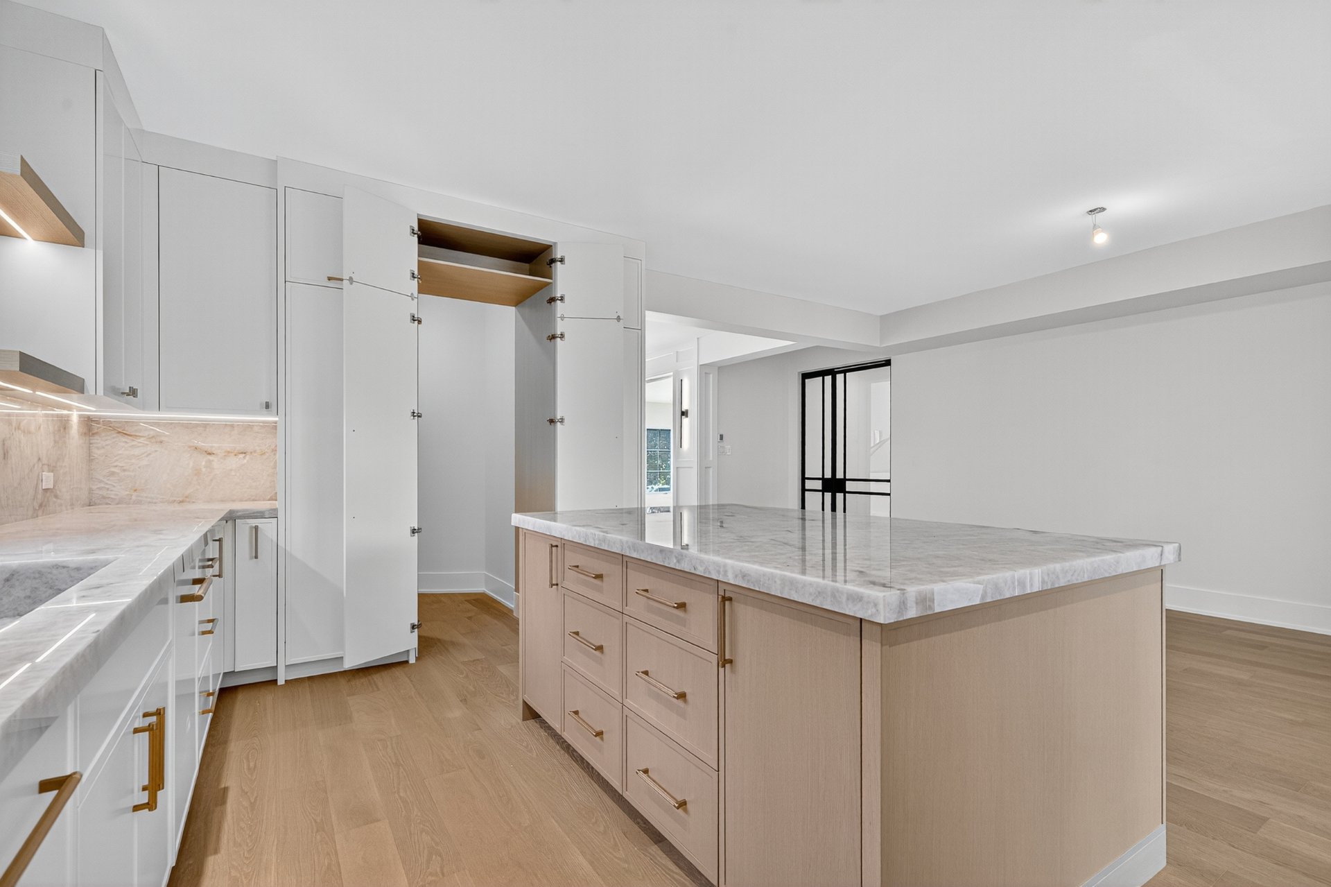 Montréal  - House 5 Bedrooms - picture 16