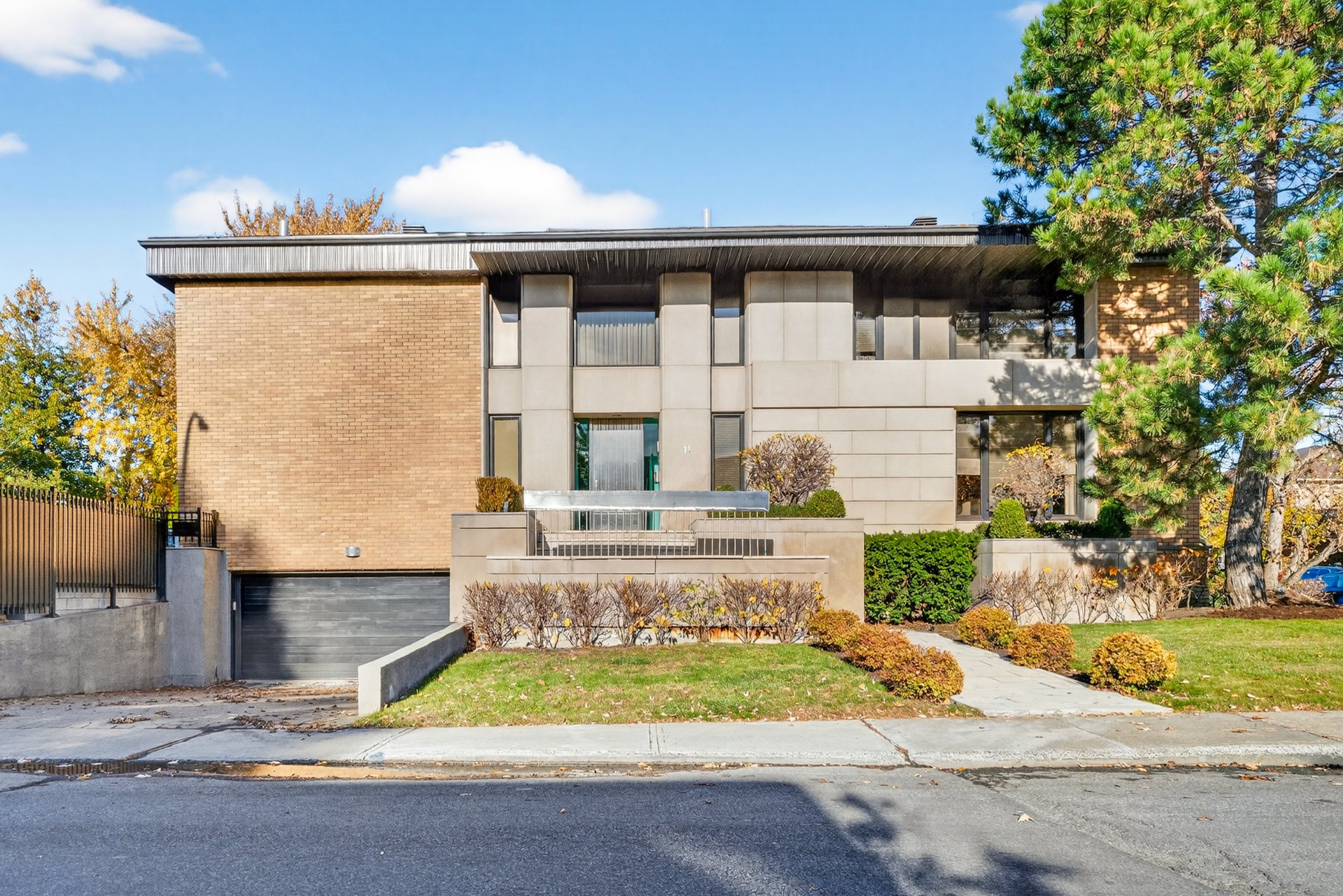 House Montréal  -  ref 15539598 (picture 1)