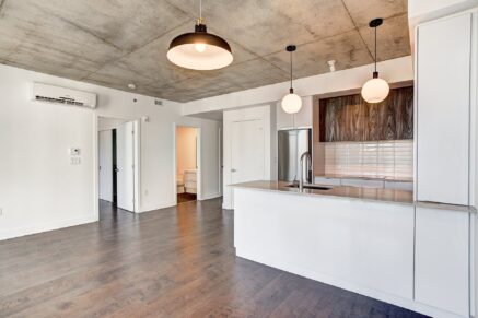 4599 Av. Clanranald #705  Montréal (Côte-des-Neiges/Notre-Dame-de-Grâce) (Montréal)