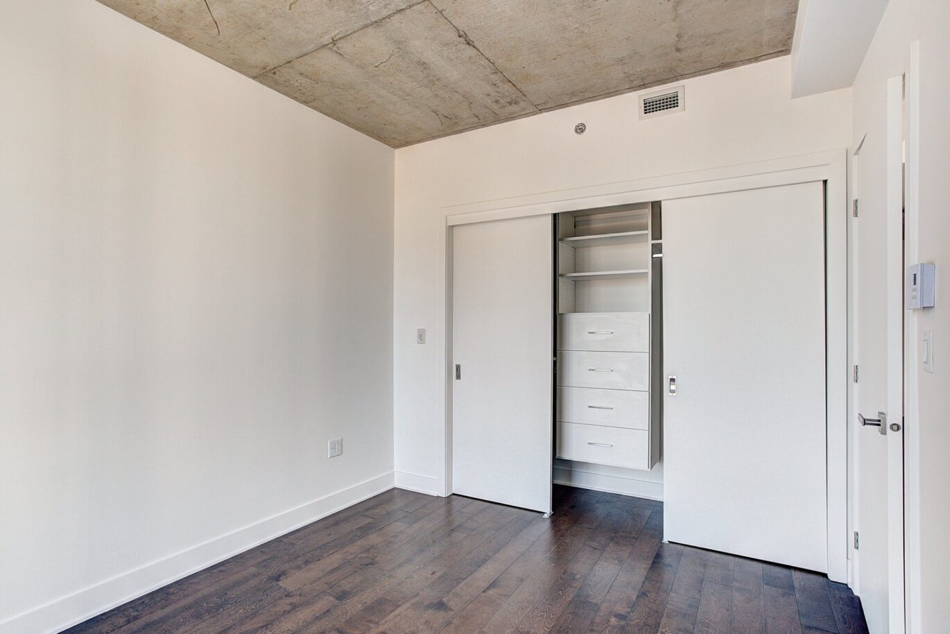 4599 Av. Clanranald #705  Montréal (Côte-des-Neiges/Notre-Dame-de-Grâce) (Montréal)