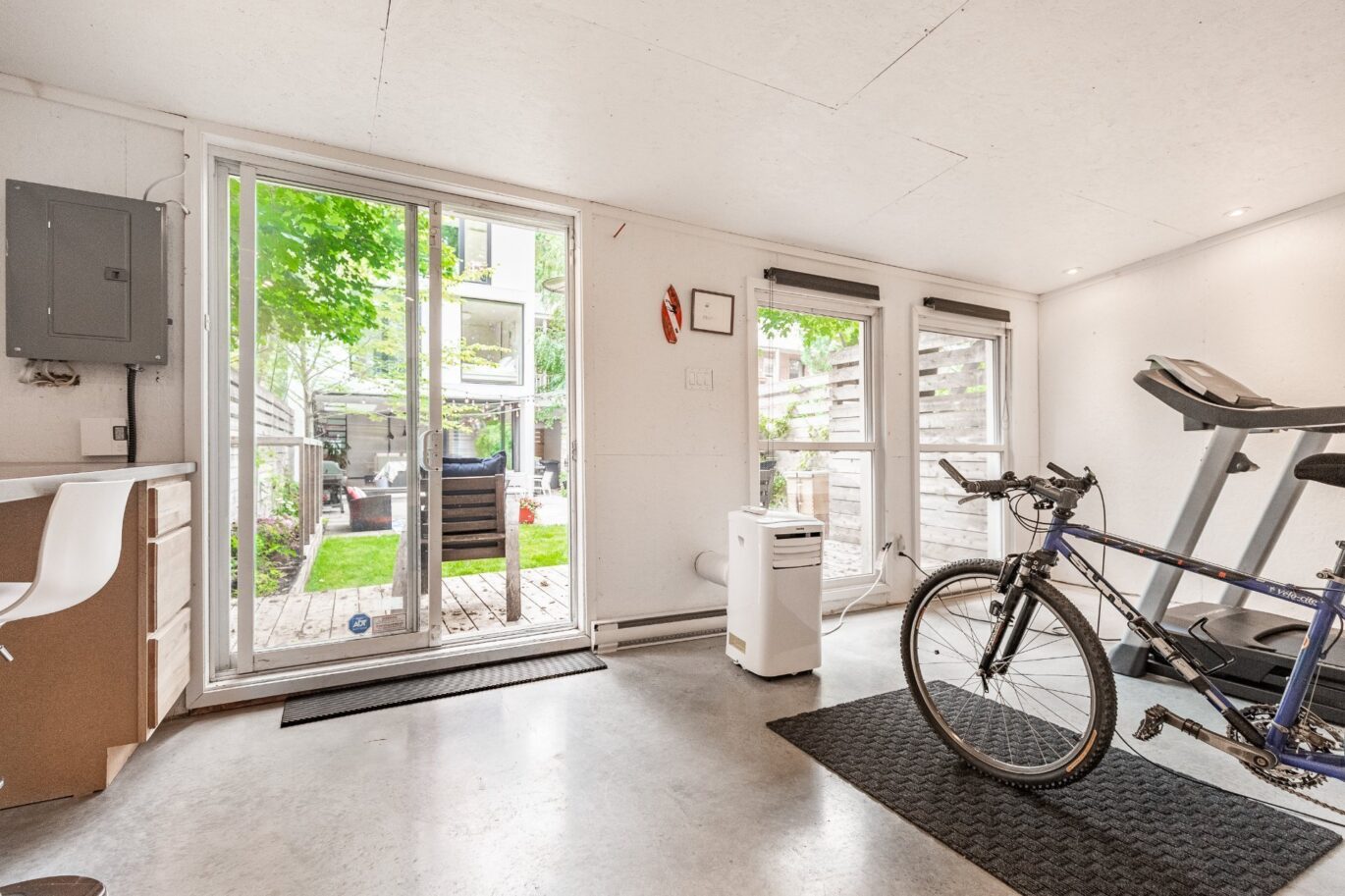 2455 Rue St-Charles  Montréal (Le Sud-Ouest) (Montréal)