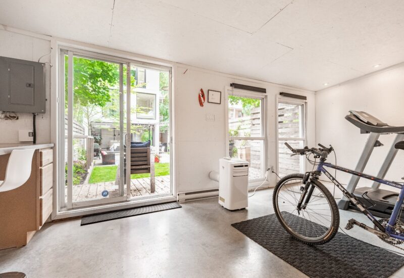 2455 Rue St-Charles  Montréal (Le Sud-Ouest) (Montréal)