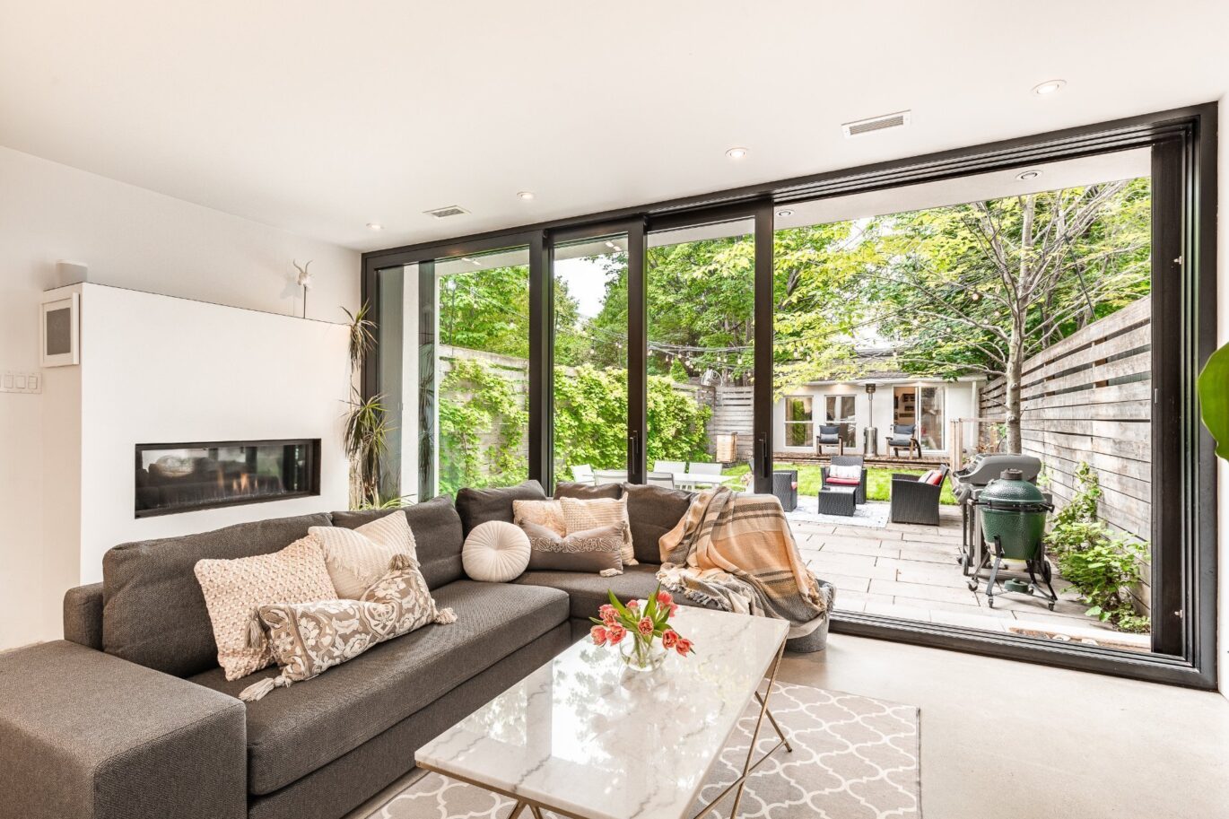 2455 Rue St-Charles  Montréal (Le Sud-Ouest) (Montréal)