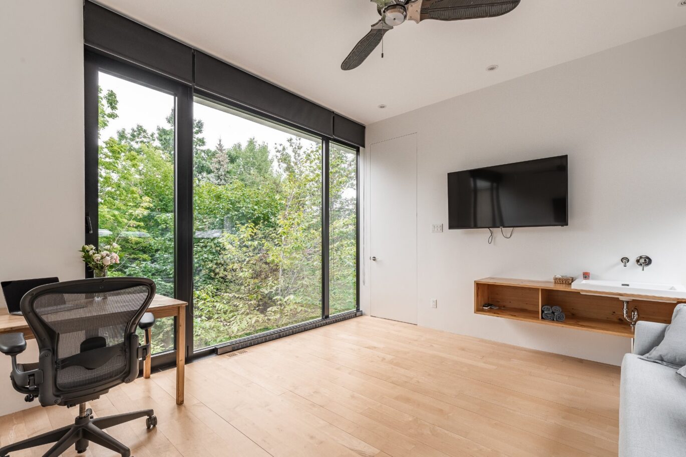 2455 Rue St-Charles  Montréal (Le Sud-Ouest) (Montréal)