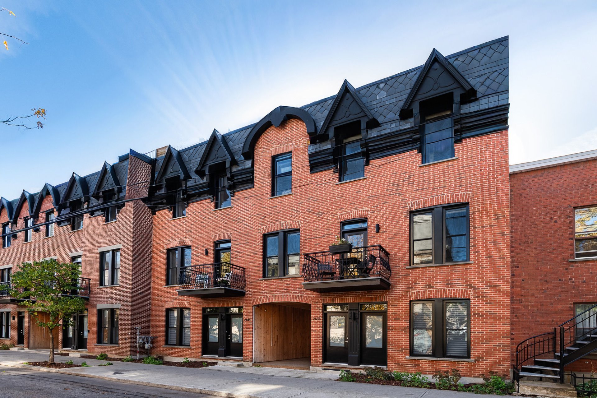 2440 Rue St-Charles  Montréal (Le Sud-Ouest) (Montréal) - picture 1