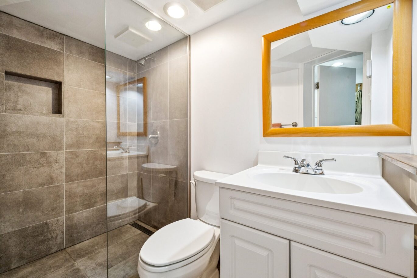 5447 Av. Earnscliffe  Montréal (Côte-des-Neiges/Notre-Dame-de-Grâce) (Montréal)