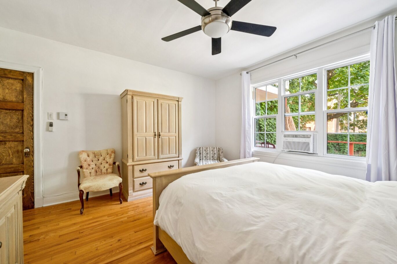 5447 Av. Earnscliffe  Montréal (Côte-des-Neiges/Notre-Dame-de-Grâce) (Montréal)