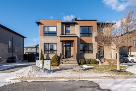 3877 Rue Émiliana-Brosseau  Longueuil (Saint-Hubert) (Montérégie)