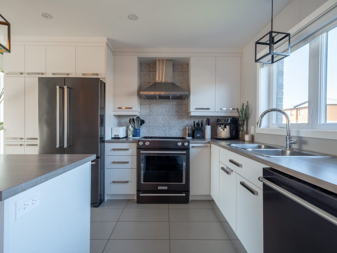 3877 Rue Émiliana-Brosseau  Longueuil (Saint-Hubert) (Montérégie)