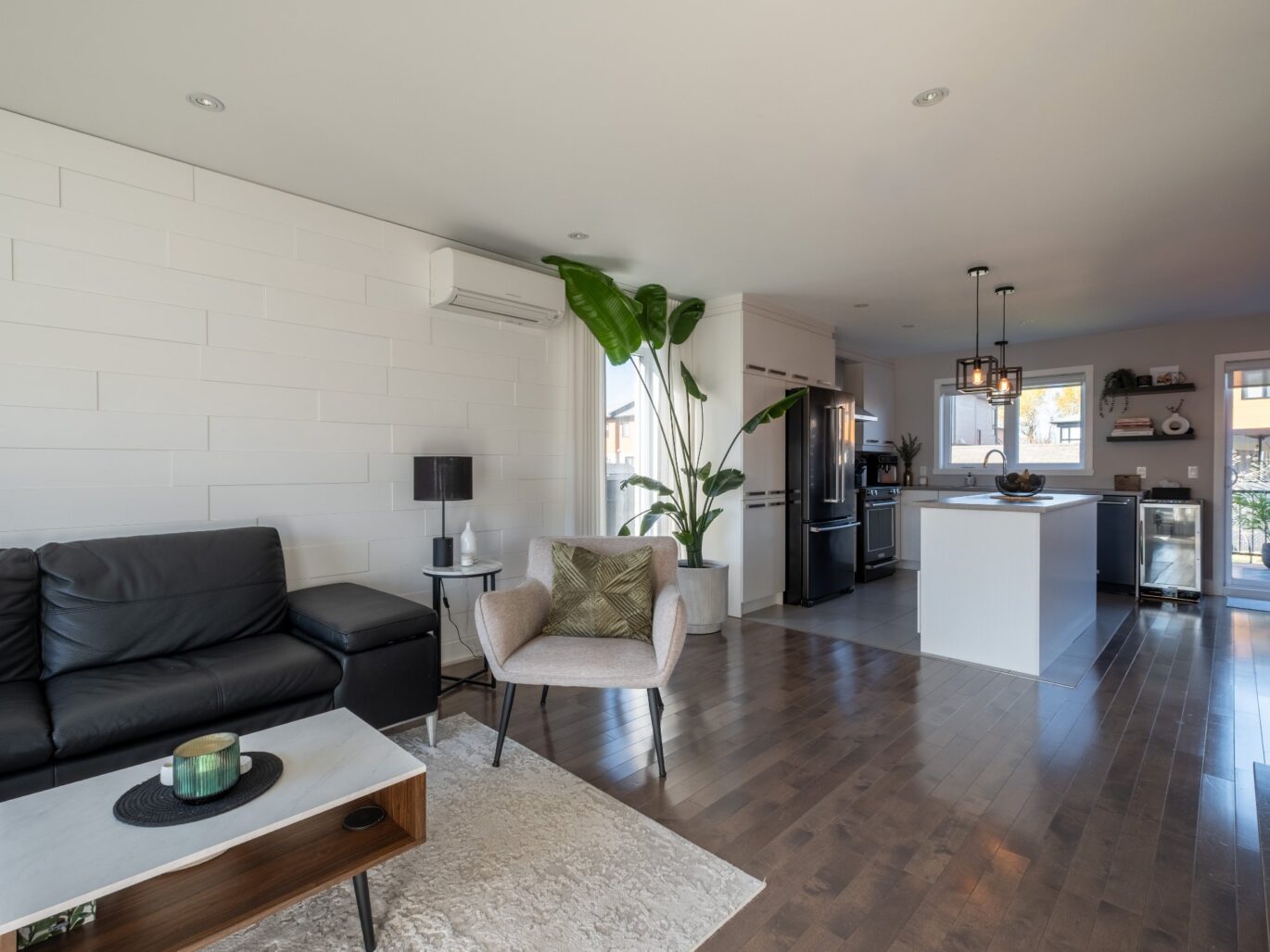 3877 Rue Émiliana-Brosseau  Longueuil (Saint-Hubert) (Montérégie)